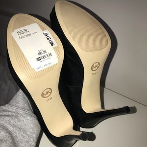 NWT Micheal Kors Black Heels patent leather